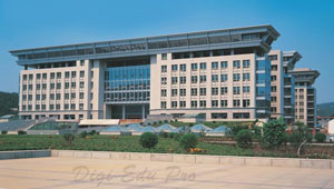 Jinan University